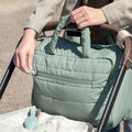 Sac a Langer Coton Matelasse porte en situation avec bebe | sac a langer BebeSac