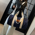 Sac Maternite Voyage Bleu Marine porte en situation avec bebe | sac maternite BebeSac