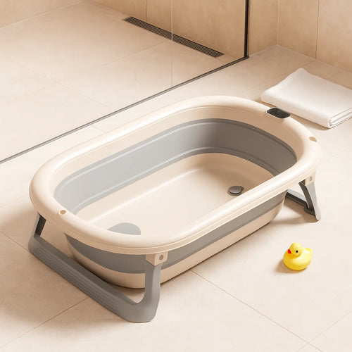 Baignoire Bébé Pliable Gris Volcan en situation dans la salle de bain | BebeSac