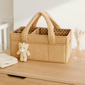 Panier à Langer Teddy Camel sur une commode de chambre de bébé | BebeSac