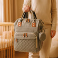Sac à Dos à Langer Gris Chiné - porté en chambre d'enfant | BebeSac