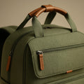 Sac à langer jumeaux extensible : détail des finitions cuir | BebeSac