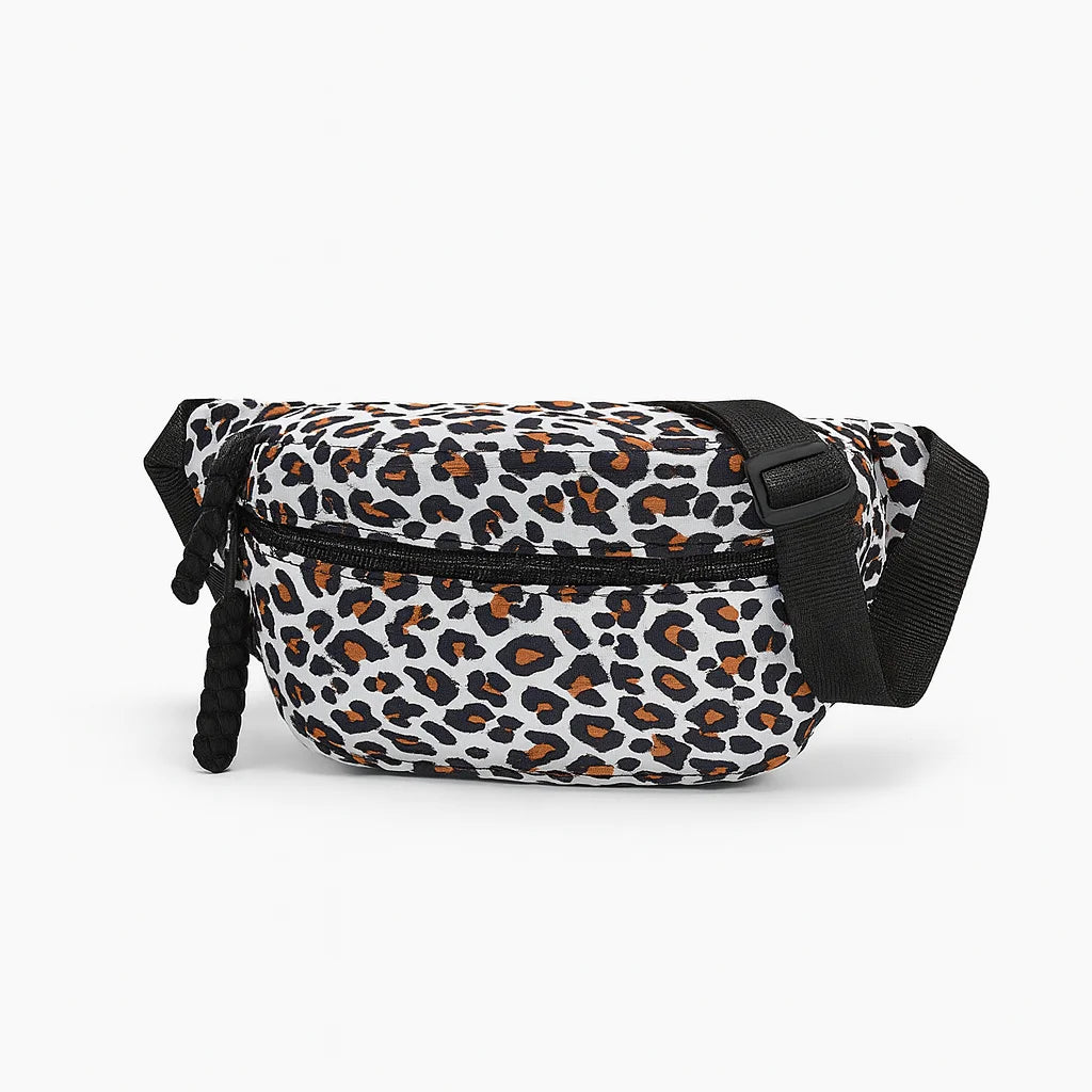 Sac banane léopard blanc avec sangle noire — vue trois quarts | BebeSac