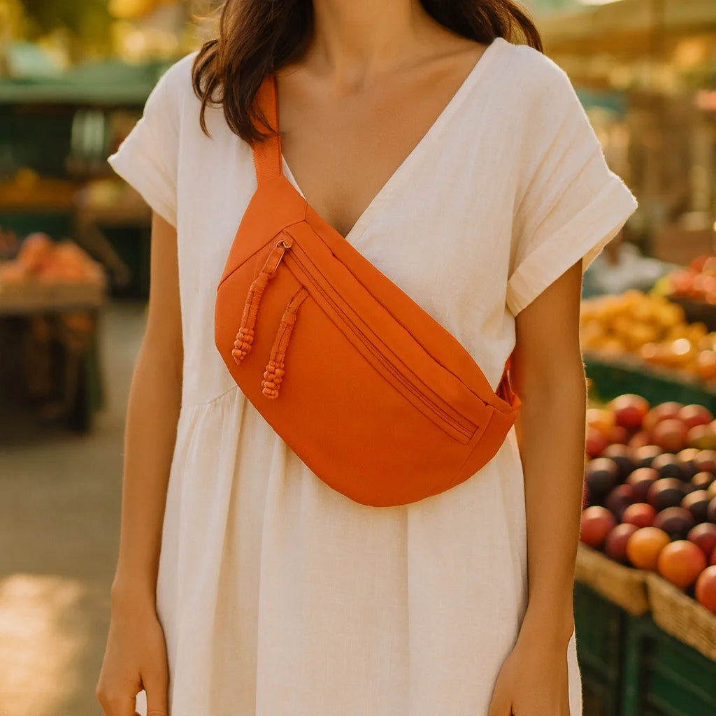 Sac Banane Orange porté en situation | BebeSac