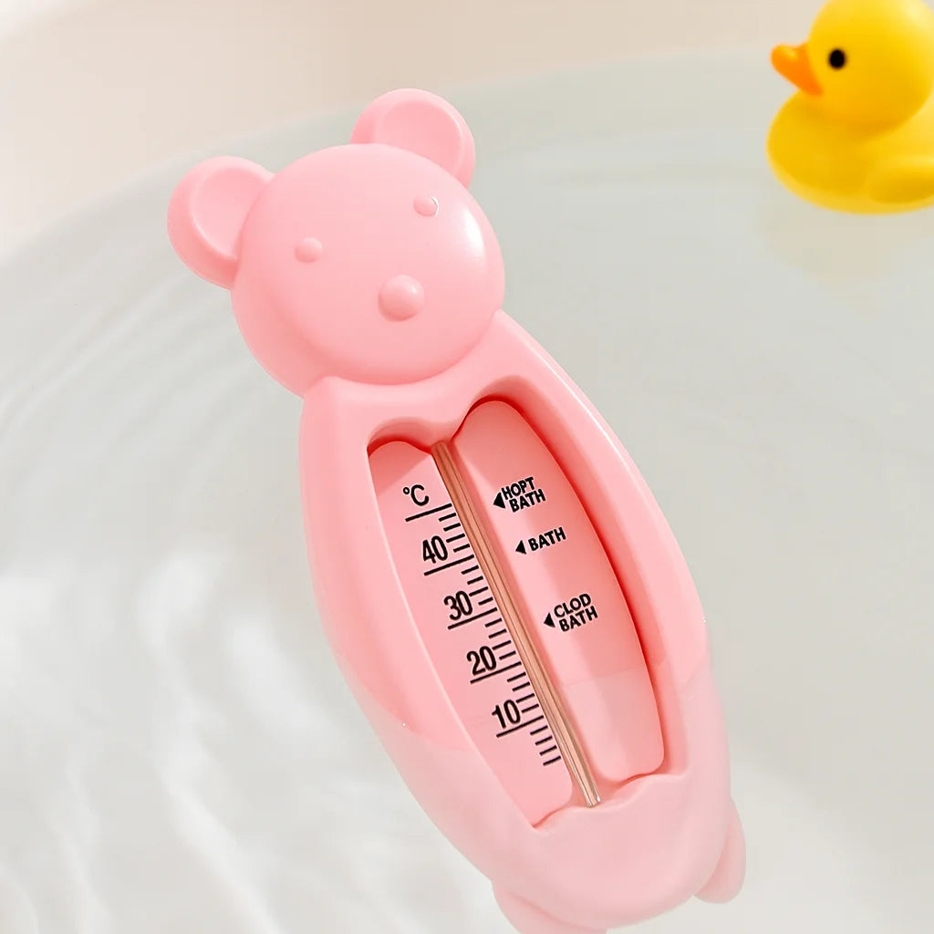 Thermomètre de Bain Ours Rose en situation dans la salle de bain | BebeSac